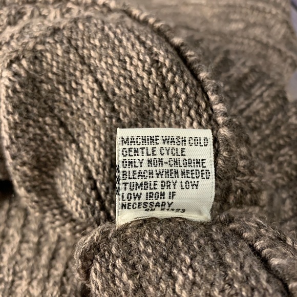 Kenneth Cole New York Button Up Sweater - Picture 11 of 11